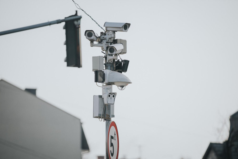 Monitoring wizyjny a ochrona prywatności – jak znaleźć złoty środek?